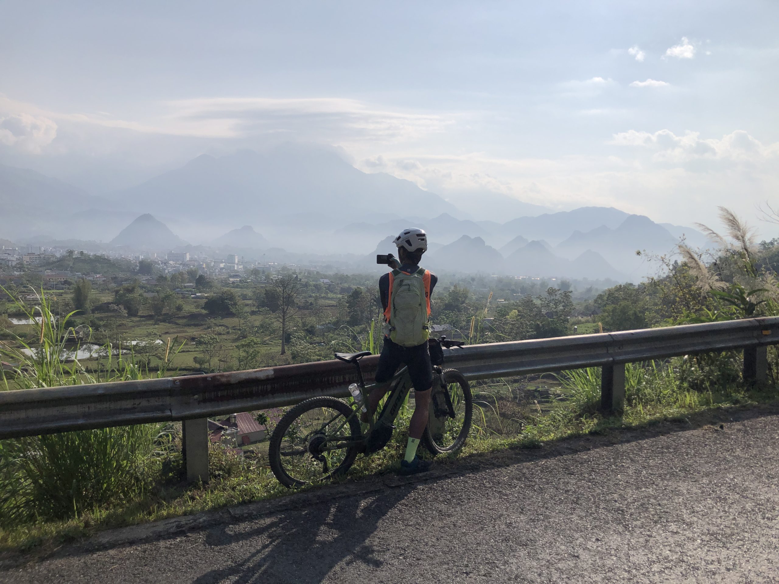 Cycling Meo Vac – Dong Van – Ha Giang: The Legendary Mountain Loop with Golden Cycling Tours